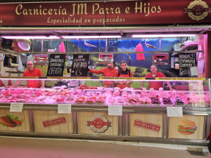 JM Parra e Hijos especialidad en preparados puesto 136-137-138 Mercado Santa María de la Cabeza